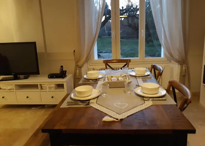Comme A La Maison Pres Des Chateaux De La Loire
